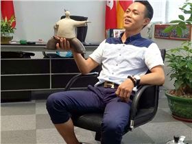 正能量科技領導人作現(xiàn)場介紹