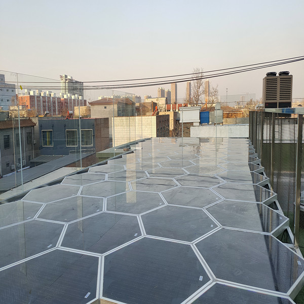 正能量科技雄安分公司樓頂光能寶盒屋面安裝竣工效果(白天)